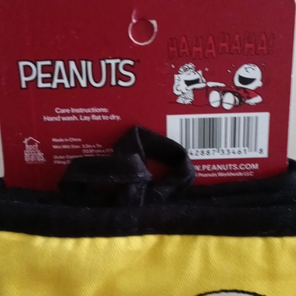 Snoopy and Charlie brown ovenmitts